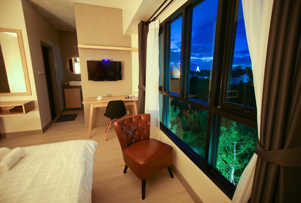 Bunprasop Garden Hotel Накхонситхаммарат Экстерьер фото