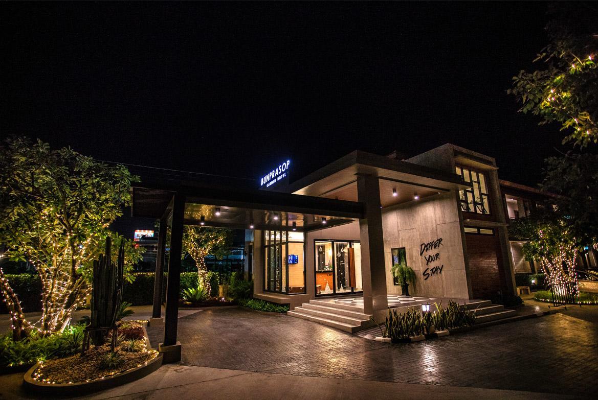 Bunprasop Garden Hotel Накхонситхаммарат Экстерьер фото